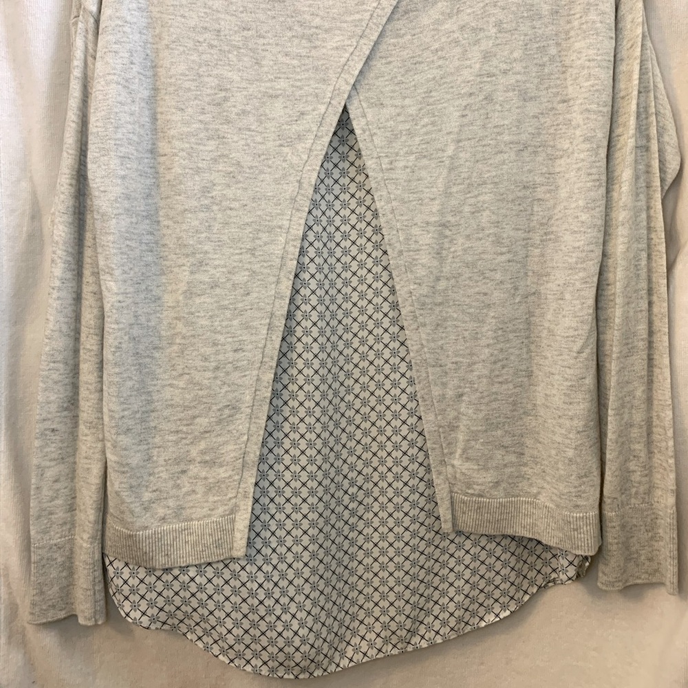 Like new, LOFT SP long sleeve Blouse with decorative back